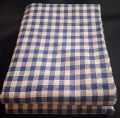 Blauw/wit geblokt tafellaken, 150/250 cm.